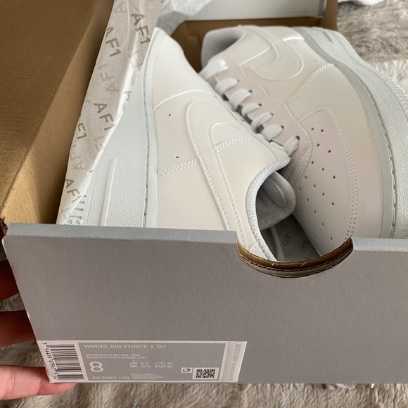 Women’s Nike Air Force - Picture 2 of 5